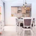 Dawn Villa