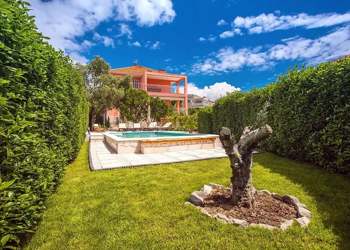 Dawn Villa