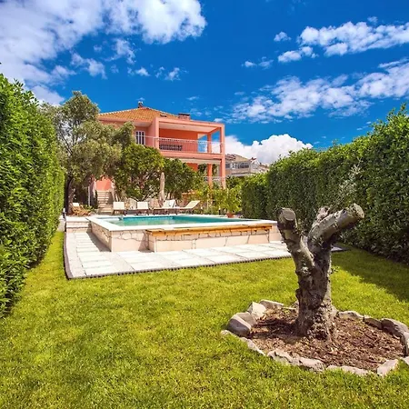Dawn Villa