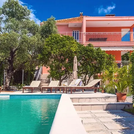 Dawn Villa